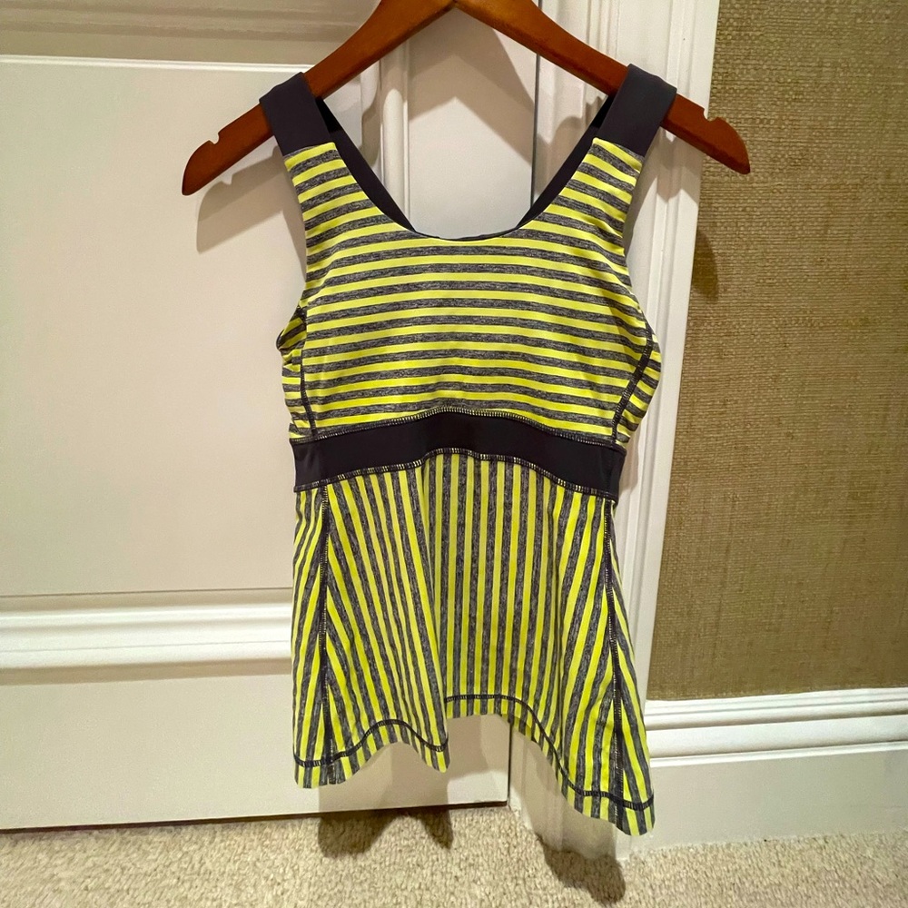 Lululemon Athletica top